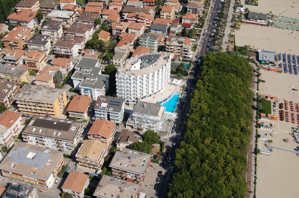 Hotel Lido Alba Adriatica Exterior foto